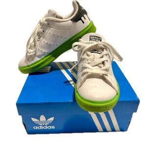 adidas Kids Stan Smith Sneakers with Green Midsole and Black Heel